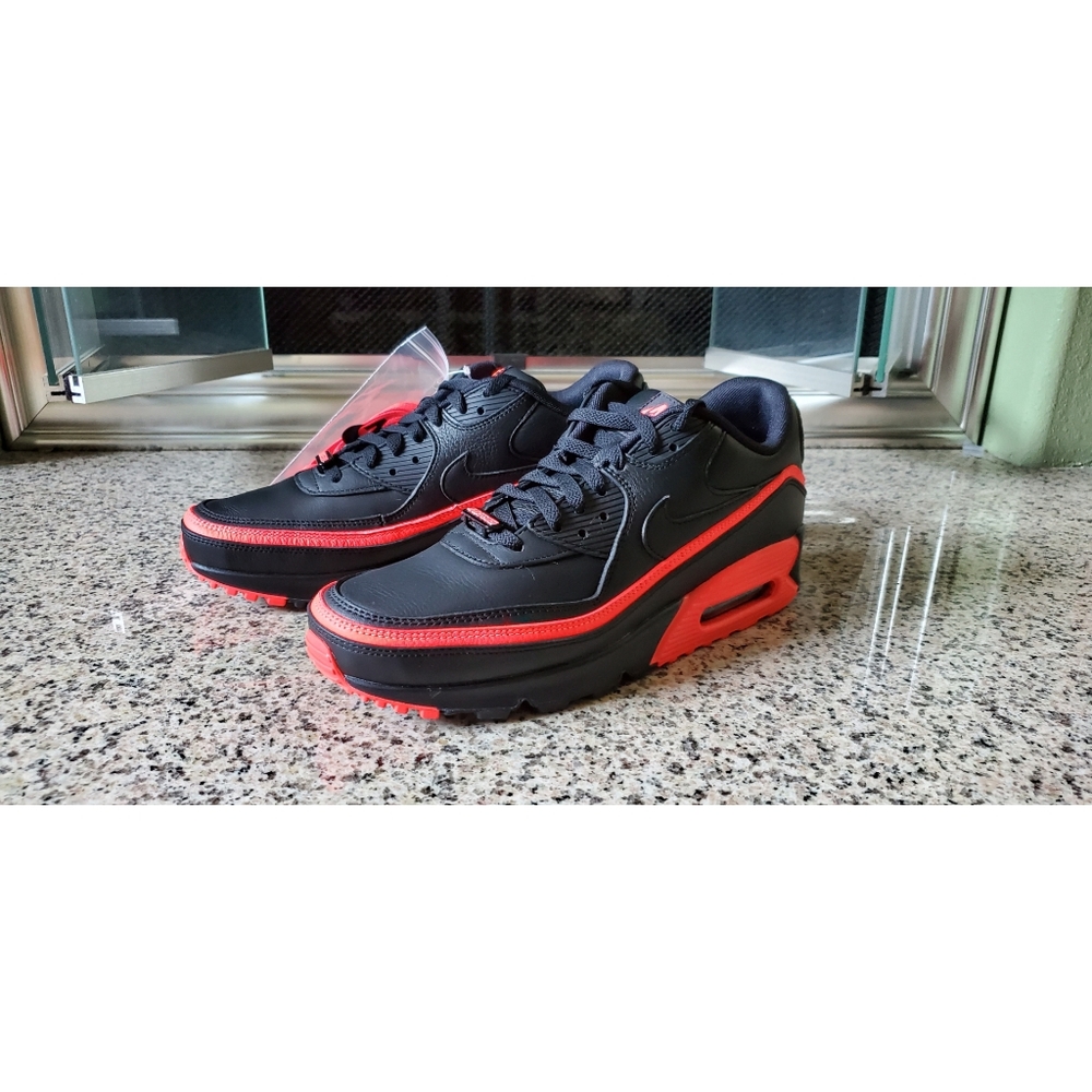 Nike Air Max 90 Undefeated